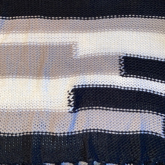 NWOT KYE MI SWEATER - Picture 10 of 11